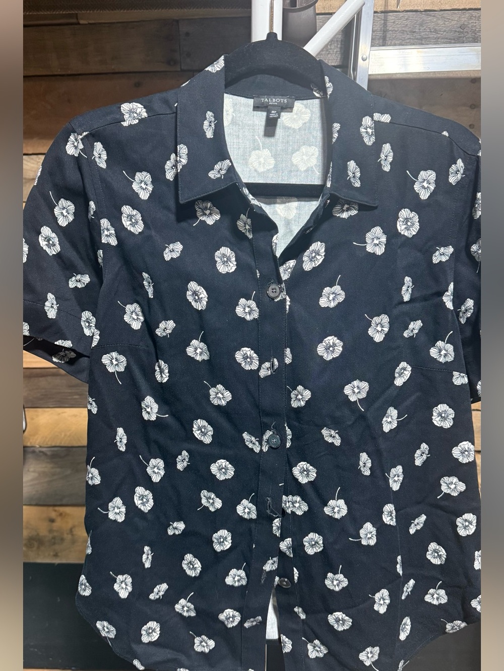 Talbots Navy Button-Down Short Sleeve Shirt with White Floral Print Petite Med